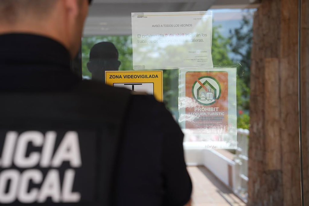 Des del primer moment, els equips tècnics i policials van activar el protocol per comprovar la possible infracció urbanística. Recordam que les sancions poden arribar fins al 75% del valor de mercat de l’immoble.