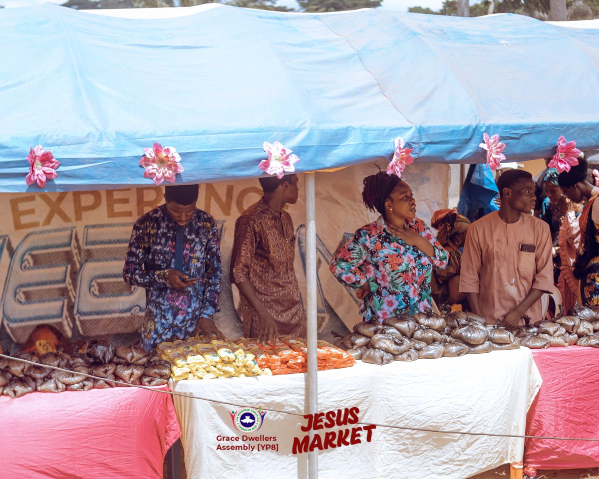 rccggda's tweet photo. JESUS MARKET 2.0 MEDIA REPORT 🎥📸
Church is family and family members look out for the best interest of one another. Jesus Market brought smiles to people's face and ease to their purses. 🥳
#jesusmarket
#churchbazaar
#rccggda
#rccgglobal https://t.co/pqZV1L3DRM