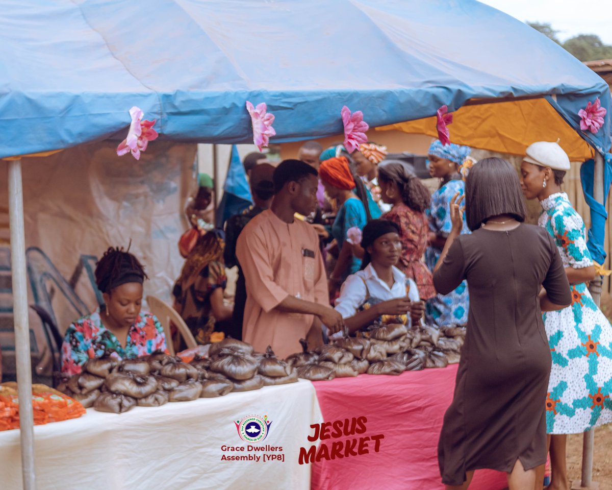 rccggda's tweet photo. JESUS MARKET 2.0 MEDIA REPORT 🎥📸
Church is family and family members look out for the best interest of one another. Jesus Market brought smiles to people's face and ease to their purses. 🥳
#jesusmarket
#churchbazaar
#rccggda
#rccgglobal https://t.co/pqZV1L3DRM