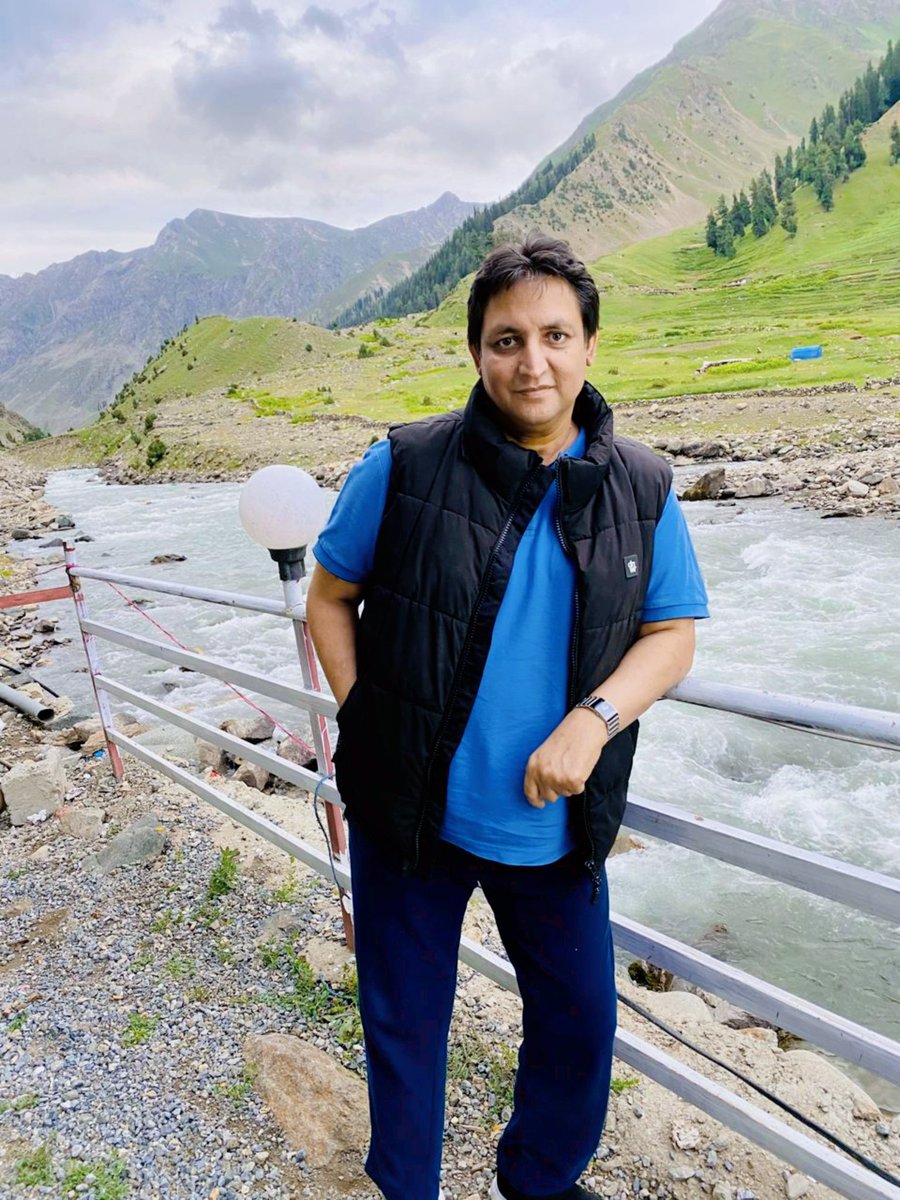 Malik50Saad's tweet photo. باپ کے دیدار کے بغیر کیسی عید میں نہیں منا سکتا ایسی عید اللّٰہ پاک سب کے والدین کی مغفرت فرمائے آمین ثم آمین https://t.co/cJWcdVwMXW