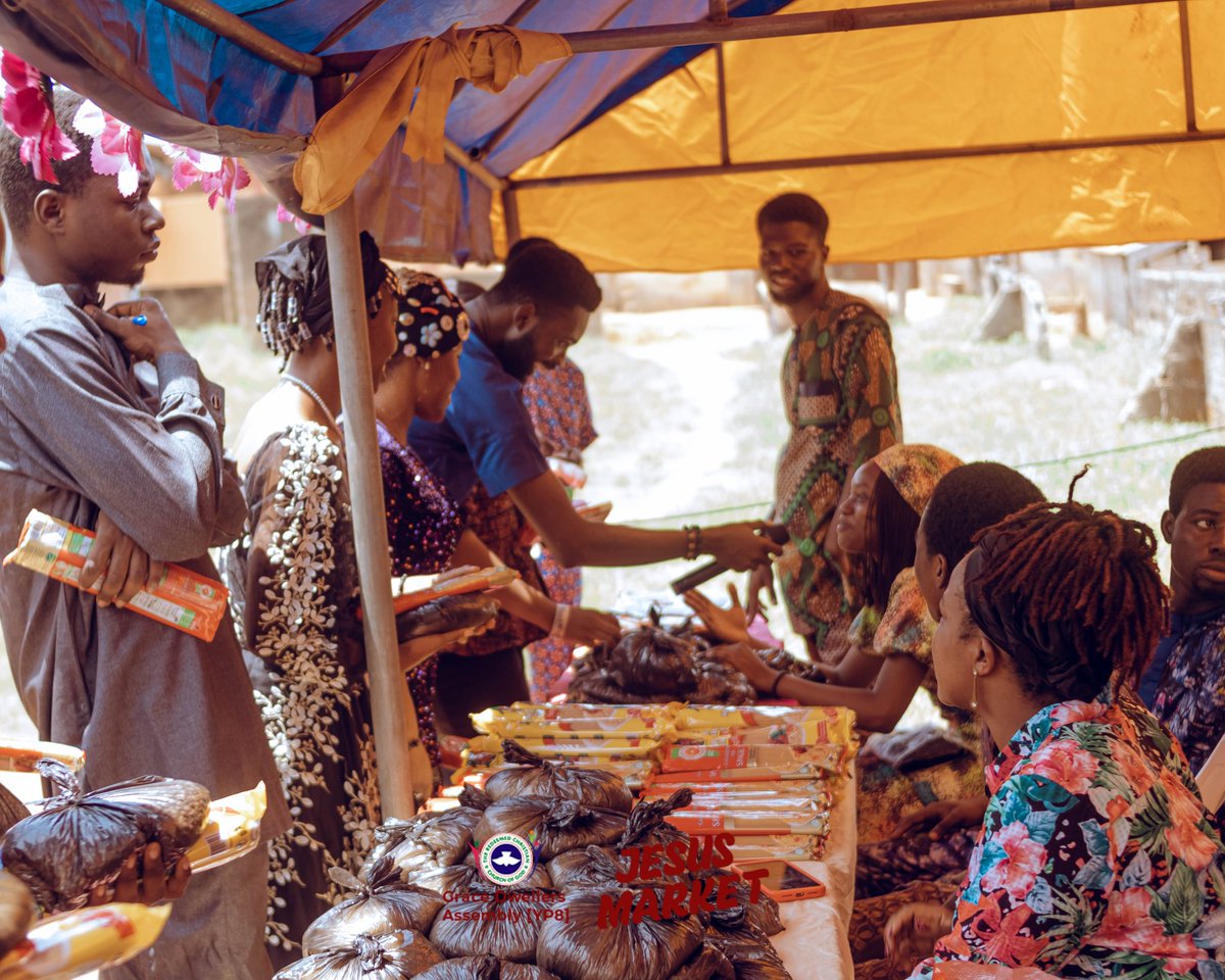 rccggda's tweet photo. Dear Family members, we hope you stay eased and continue to enjoy God's provisions.
- We love you dearly ❤️
Church bazaar was that place to be! 🥰🤗
#jesusmarket
#churchbazaar
#rccggda
#rccgglobal https://t.co/mZ3hCmCmet