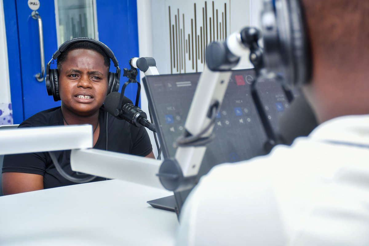 MsahSumaya1693's tweet photo. 129 lives lost this year alone ⚰️💔, yet still no declaration of femicide as a crime ��️. Today in an interview @swahilipotfm we unpacked the cost of silence 🤐, and the power of art in resistance. Art speaks,do we listen ?

#endfemicide
#femicideisacrime 
#artivism 
#poetry https://t.co/Nea7RetRPJ