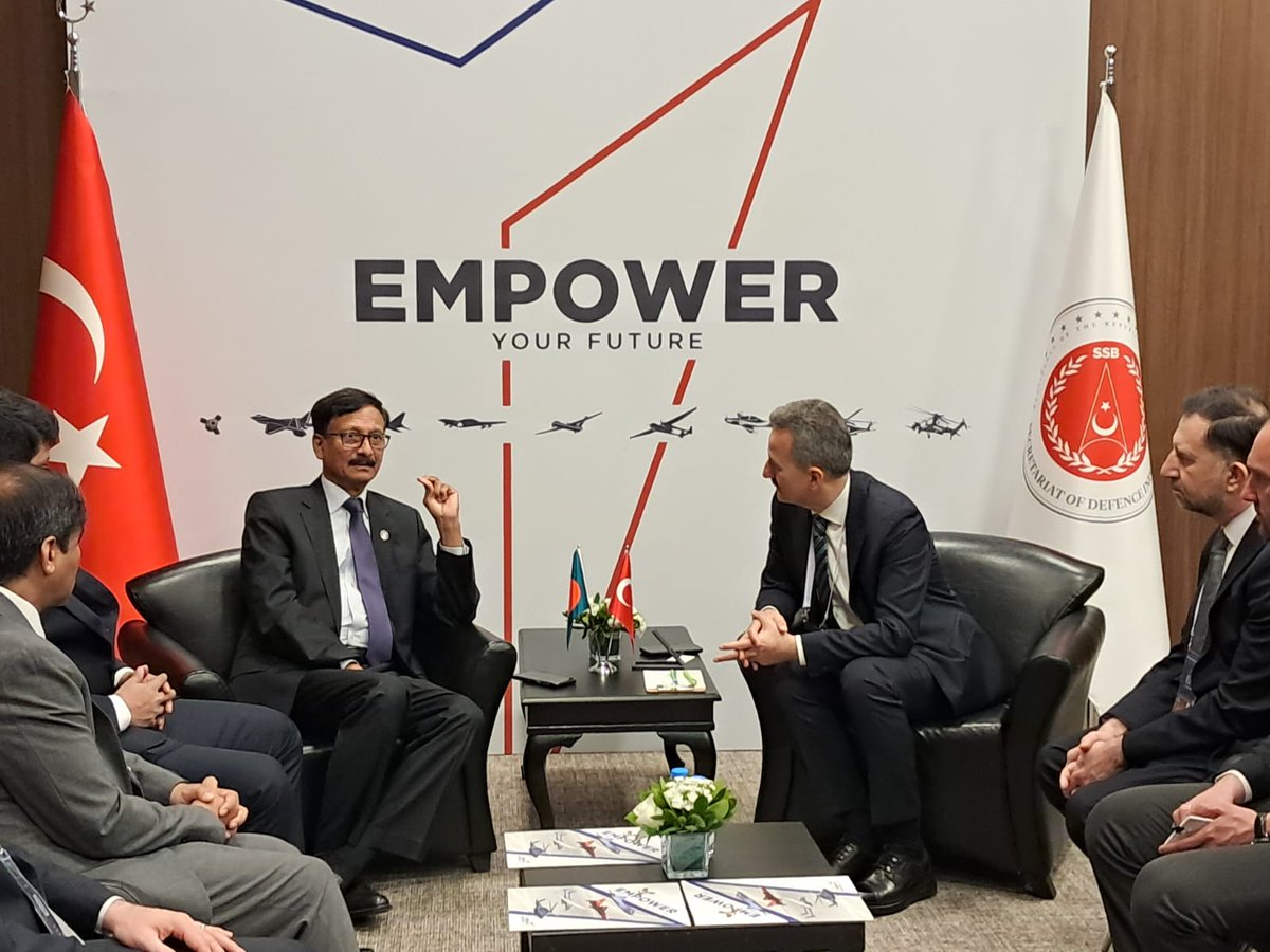 Foreign Adviser met President &amp; CEO of ‘Turkish Aerospace today @ADF2025.  During the meeting both sides agreed to enhance cooperation in various fields of aerospace technologies including UAV, technology transfer, human resource development and investment in Bangladesh.