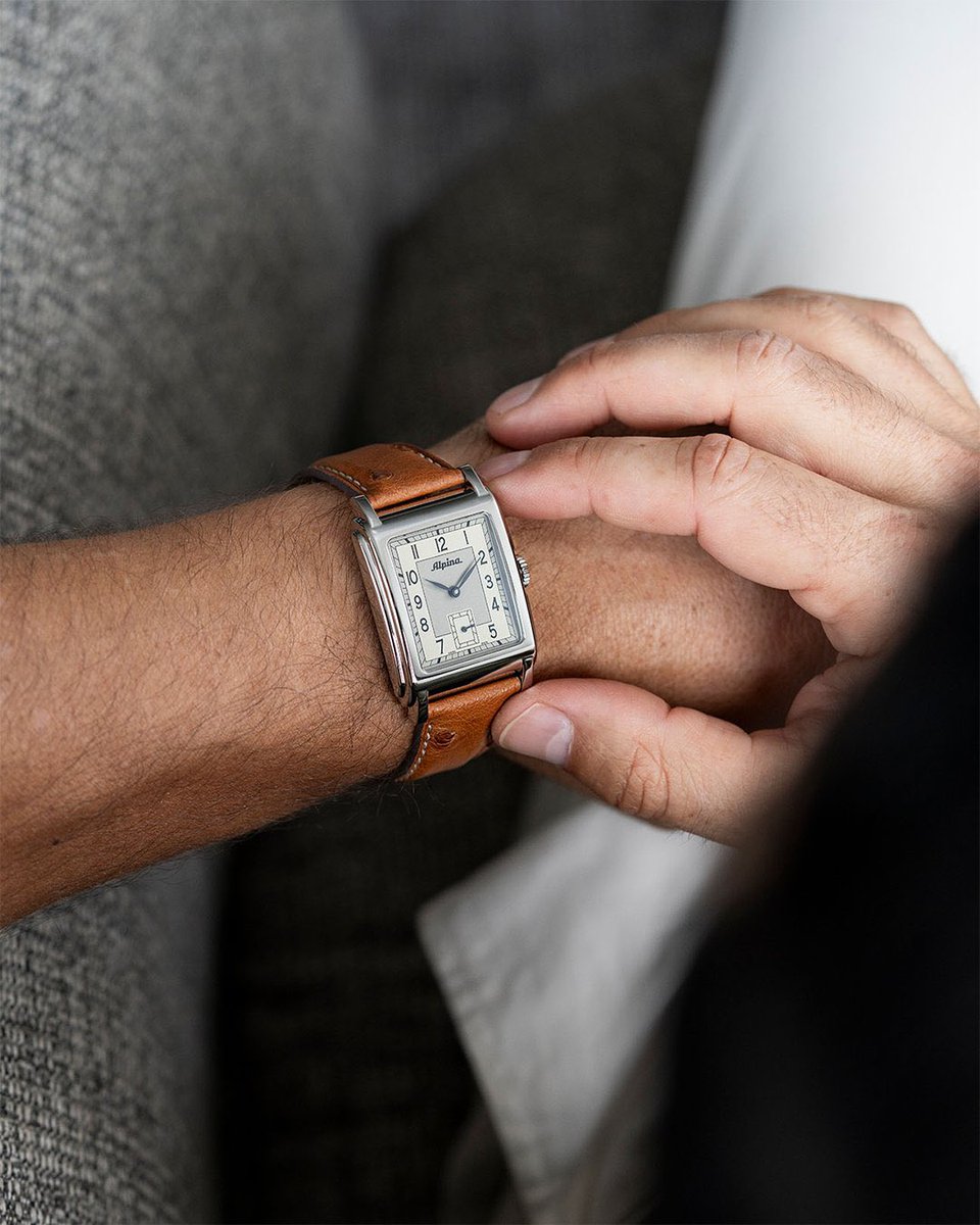 Chronoflam's tweet photo. Discover the Alpina Heritage Carrée Automatic 140 Years. Its iconic square design, inspired by our history, houses a high-quality automatic movement. 

#AlpinaWatches #HeritageCarrée #SwissMade #HeritageWatch https://t.co/SCDGRbTjQ6