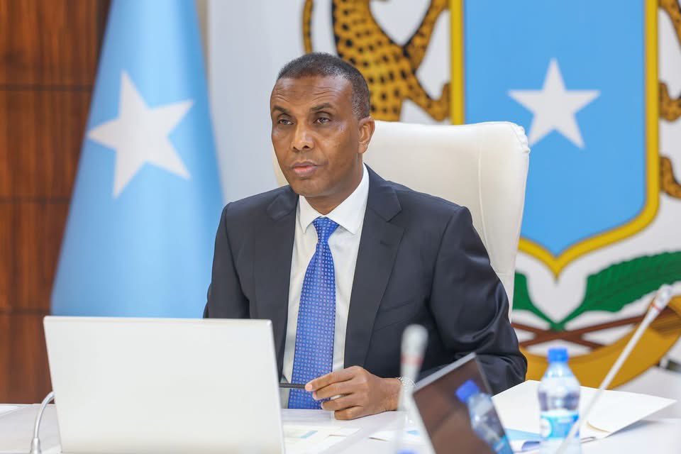 SONNA (@sonnalive) on Twitter photo Prime Minister <a href="/HamzaAbdiBarre/">Hamza Abdi Barre</a> and a delegation he led arrived in #Laascaanood the administrative capital of #SSCKhaatumo.
#Somalia Prime Minister <a href="/HamzaAbdiBarre/">Hamza Abdi Barre</a> and a delegation he led arrived in #Laascaanood the administrative capital of #SSCKhaatumo.
#Somalia