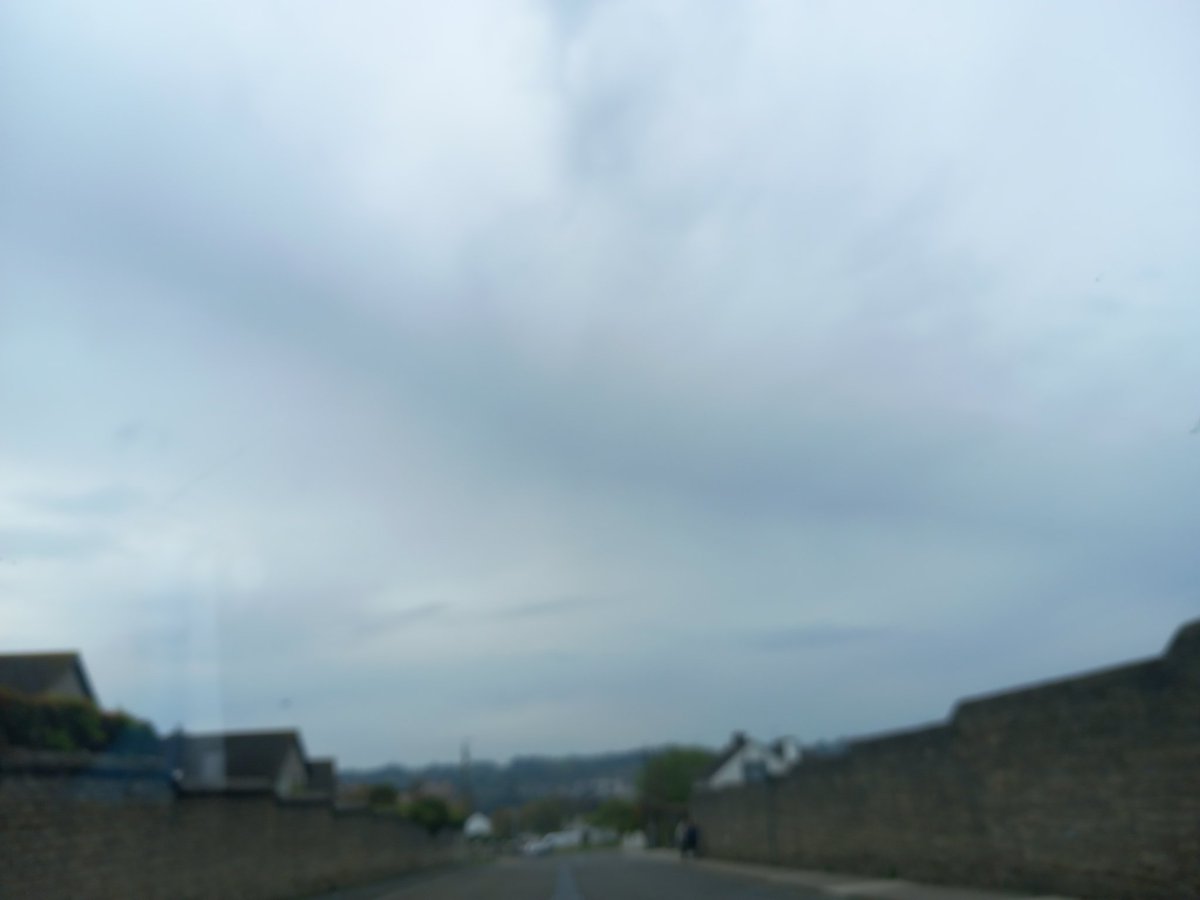 djtgoodie's tweet photo. @DELTA9_DELTA9 @Z74959070 @IonisedSkyWatch @Elizabe32413720 @Gp1ggy1 @Raggedyedge1 No blue skies for Ireland today....
#FakeClouds https://t.co/XPi1j8pVqP