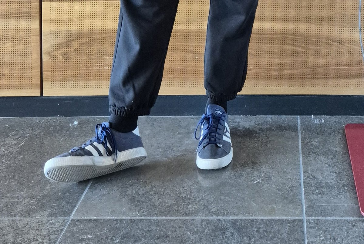 blacklitarcadia's tweet photo. THAT'S HOW MY HUSBAND STANDS ?! 😭 https://t.co/6uBJKzblU4