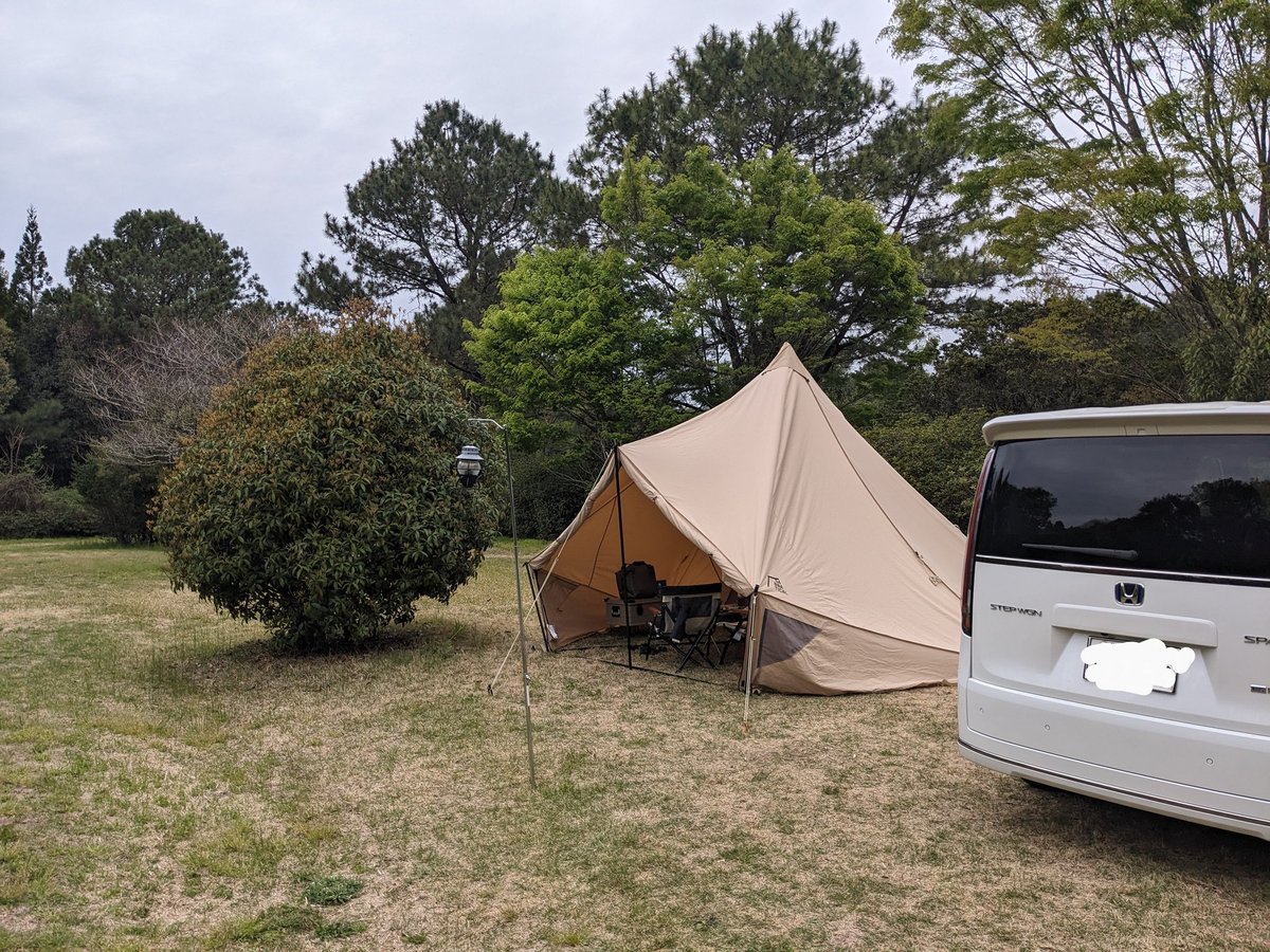 夕方から雨確のキャンプ☔
食事処あるから荷物かなり減らしてレイトチェックアウトもつけて準備万端