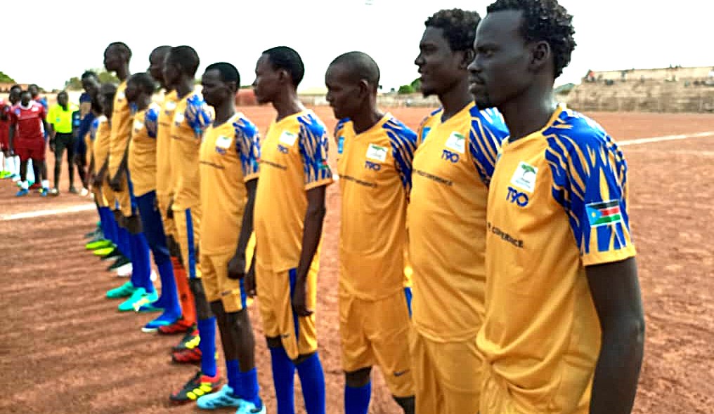 UNISFA_1's tweet image. #Peacebegins when youth leaders unite through sport.

As the #Ngok and #Twic Dinka youth leaders wrap up the four-day peace dialogue in #Wau #SouthSudan  a spirited football match kicked off the final activities where joint teams from the two communities faced off in a spirited