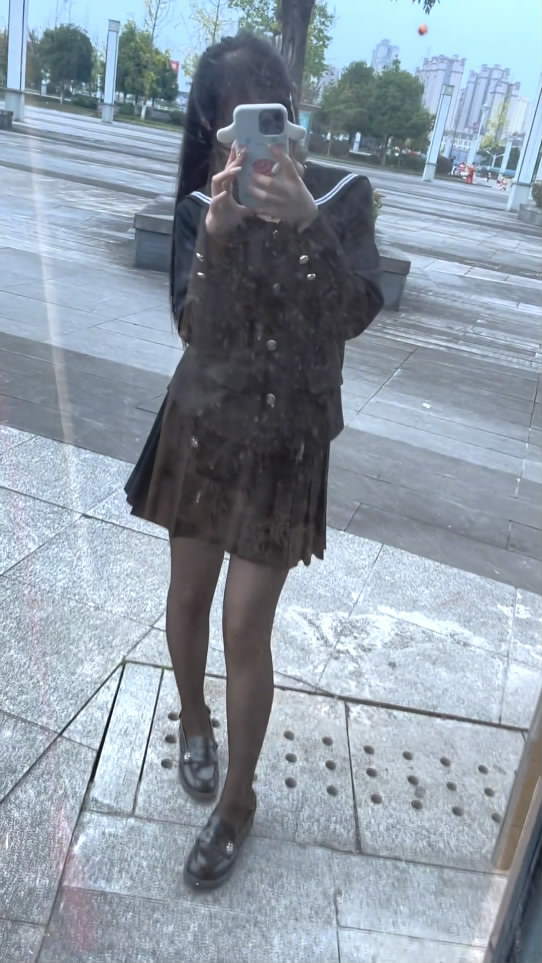 今天逛街是单马尾！