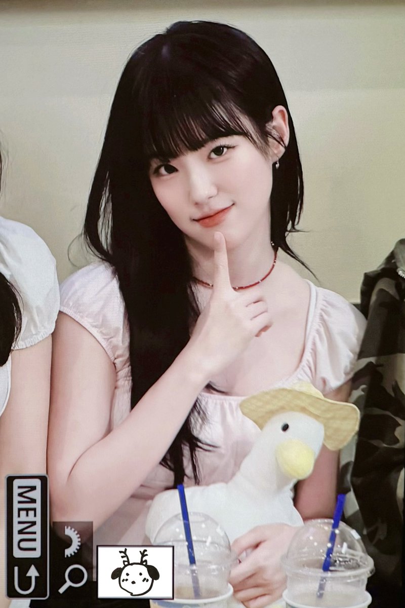 250412 카페 #윤슬 

#BEWAVE #비웨이브 #YUNSEUL