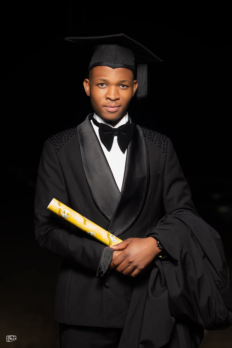 CliffordChuene's tweet image. Officially A Mathematician & Computer Scientist 🖤👨🏻🎓