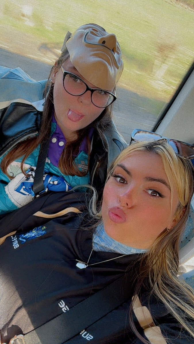 SarahLou_23's tweet photo. #IYKYK @buryfcofficial #manchester https://t.co/20HJRNHlFO