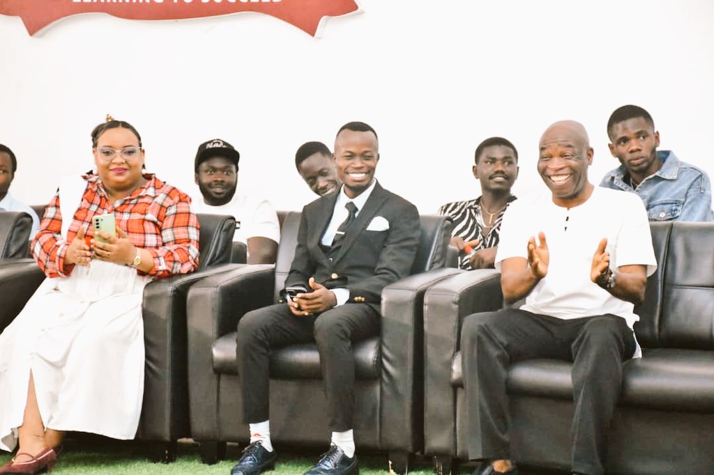 FrenchEmbassyUg's tweet photo. What a vibrant, multicultural, polyglot university @iuea_uganda is! It was an honour to be invited by the @iueafrenchclub for the commissioning of a new @frenchlanguagec centre, as part of the #Francophonie celebration in Uganda. https://t.co/IVWNSequl1