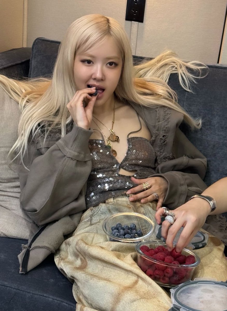ROSÉ???😭😭