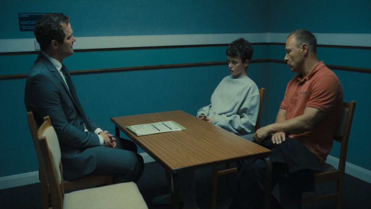 I just finished watching "Adolescence," and I was amazed by the incredible hour-long one-take shot they executed. This is what truly sets it apart.