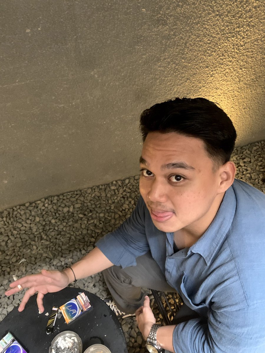 apriangsat tweet media