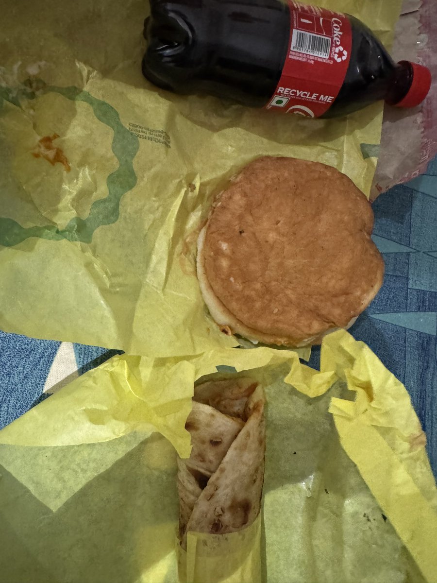 igiteshk's tweet photo. @zomatocare Hi i just received a wrong order
Order id: 6772646279 
This is what i got and it's not even from McDonalds even tho the wrapper says.
This doesn't look eatable
The support is even more bad asking me to write email for the problem created by the platform themselves. https://t.co/SPx9dSNLNF