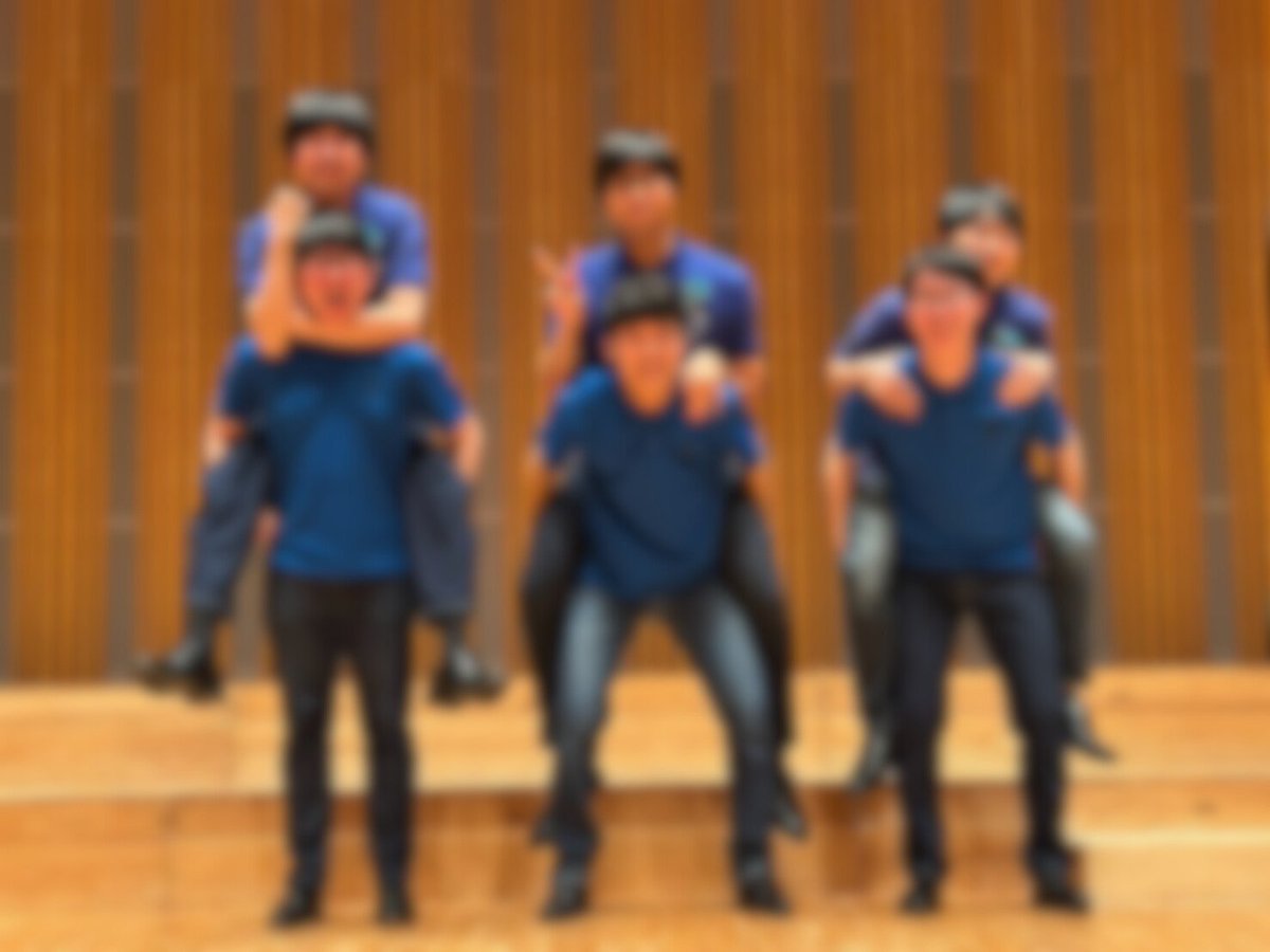 パート紹介④ ベース

低音で合唱を支える縁の下の力持ち💪かと思えば突然我が物顔でメロディーを歌うことも？そんなベースのメンバーは個性豊か。変わった趣味や言動も多いが、みな心優しき紳士（？）である。
なお、現在メンバー大大大募集中！！！
 #春から札医