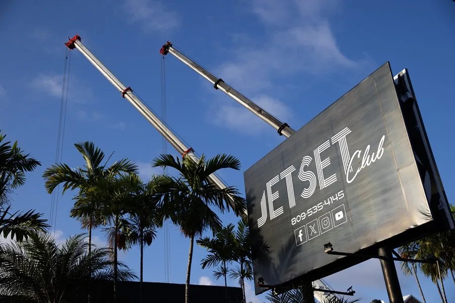 Los propietarios de la discoteca Jet Set podrían enfrentar condenas económicas por responsabilidad civil, según el Código Civil Dominicano entre sus artículos 1382 al 1386, donde se establecen responsabilidades por daños y perjuicios.