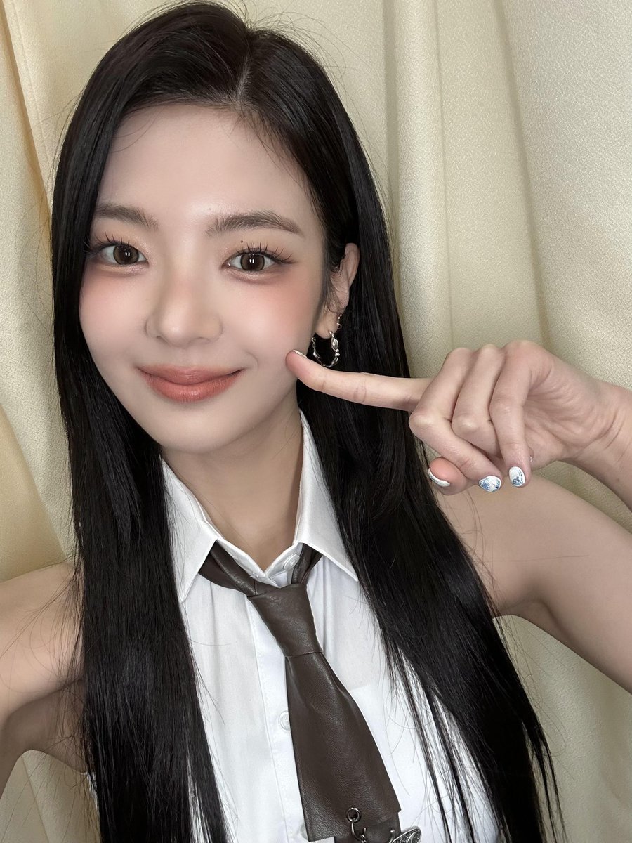 나 진짜 너무 좋아서 핸드폰 껴안앗어 지금