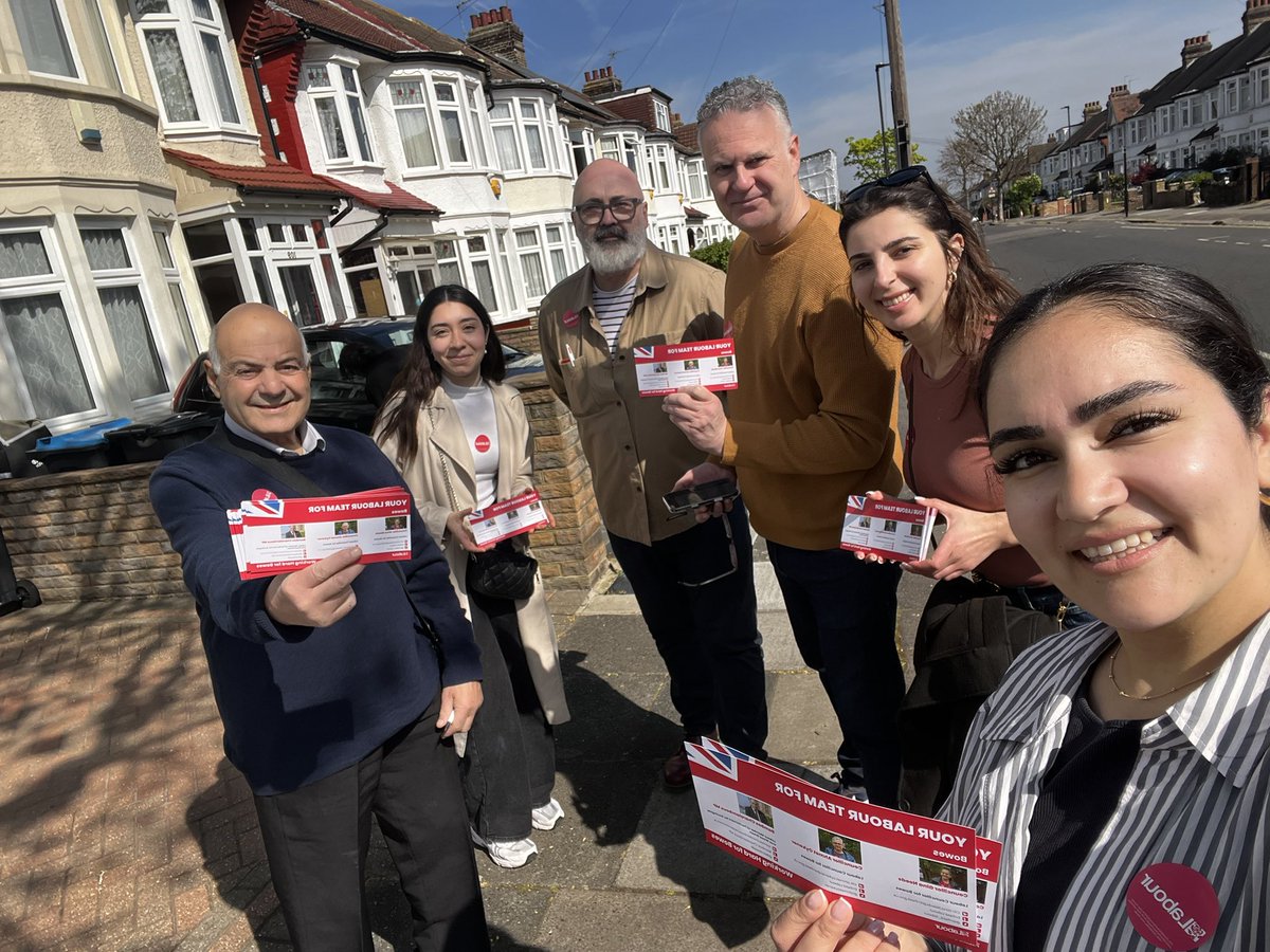 Sunny day ☀️ = Door-knocking day! 
Great responses in Bowes Ward. Listening to residents and local businesses about what matters to the area. 👍🌹