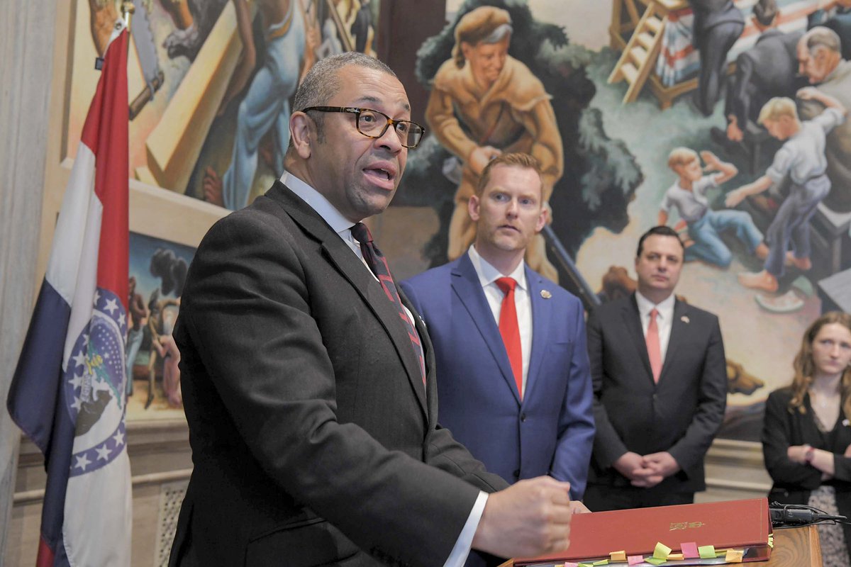 Congratulations to SIR <a href="/JamesCleverly/">James Cleverly🇬🇧</a>. A well deserved honour.