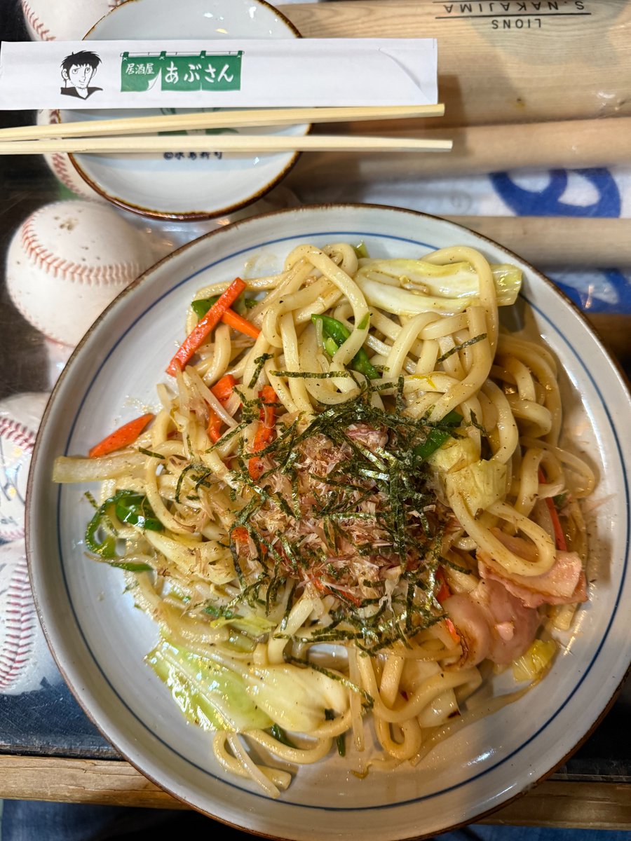 millerdna's tweet photo. I've been to 11 @npb parks in the last 12 days, but Abusan in Shinjuku may be one of my favorite stops! If you're a baseball fan in Tokyo, it is a must-stop izakaya! Everyone in there couldn't have been nicer and more engaging! (The food was tasty too!) #Japan #Abusan #NPB https://t.co/cvNUnqtie4