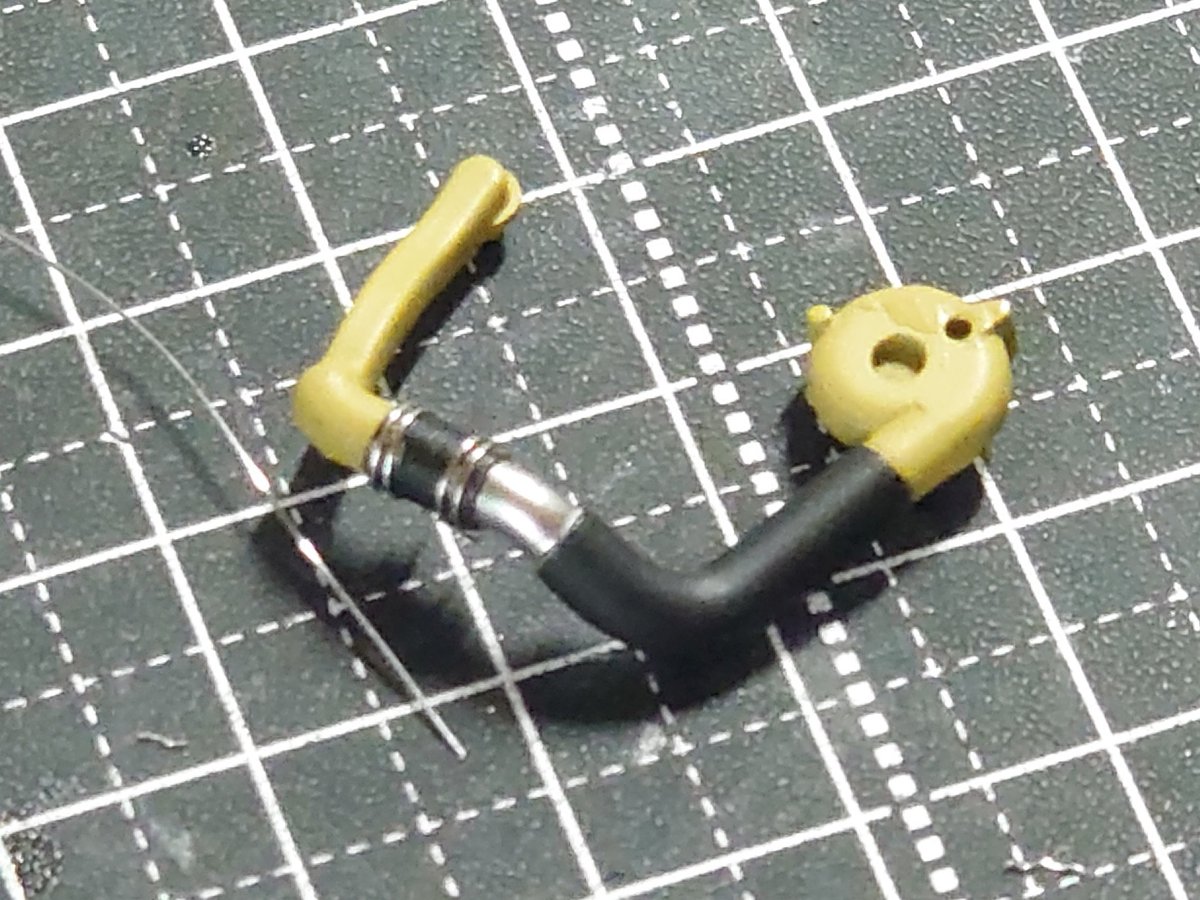 yummy_yacky's tweet photo. 今日のタミヤRC211V nv5bです。0.23mmステンワイヤーでホースバンドをアレしてみました。全18本中14本完成で本日の限界を迎えました(異様な目の疲れ)
#RC211V #NV5B #タミヤ https://t.co/ulpmBKQK7e