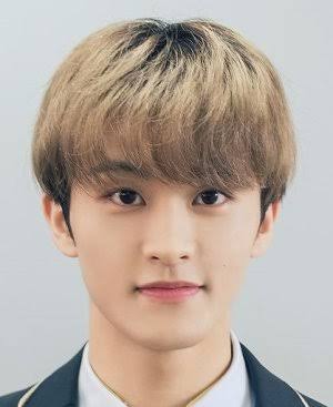 Spilltheteamam's tweet photo. Gaes, sebutkan 1 k-artitst yang lu pede yakin percaya dia itu ijo neon green foresttttt!!! 

Me first : 
Mark Lee https://t.co/kJJWd0bwJD