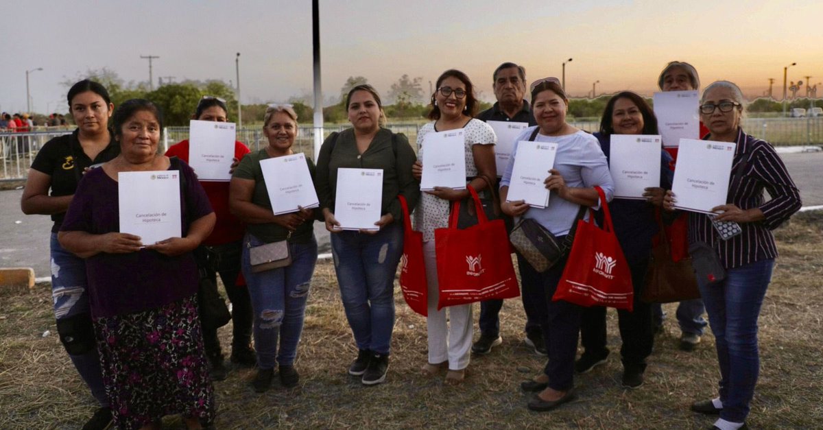 Acompañamos a la Presidenta <a href="/Claudiashein/">Claudia Sheinbaum Pardo</a> en el arranque de obras del programa #ViviendaParaElBienestar en Matamoros, Tamaulipas, junto con 
<a href="/EdnaElenaVegaR1/">Edna Elena Vega Rangel</a>, titular de <a href="/SEDATU_mx/">SEDATU México</a>, los representantes de <a href="/Conavi_mx/">Conavi</a>, <a href="/INSUS_Oficial/">INSUS</a> y <a href="/FOVISSSTEmx/">FOVISSSTE</a> y el gobernador del estado