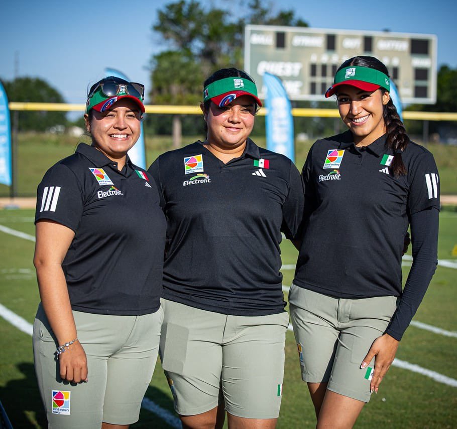 OlimpismoMex's tweet photo. Medalla de oro! 🥇🇲🇽

De forma contundente, Dafne Quintero, Maya Becerra y Mariana Bernal derrotaron 232-225 a Italia🇮🇹 en la primera parada de la Copa del Mundo de Tiro con Arco.

Recordemos que esta semana el arco compuesto se volvió olímpico en la prueba por equipos mixto. https://t.co/6cgak369oG