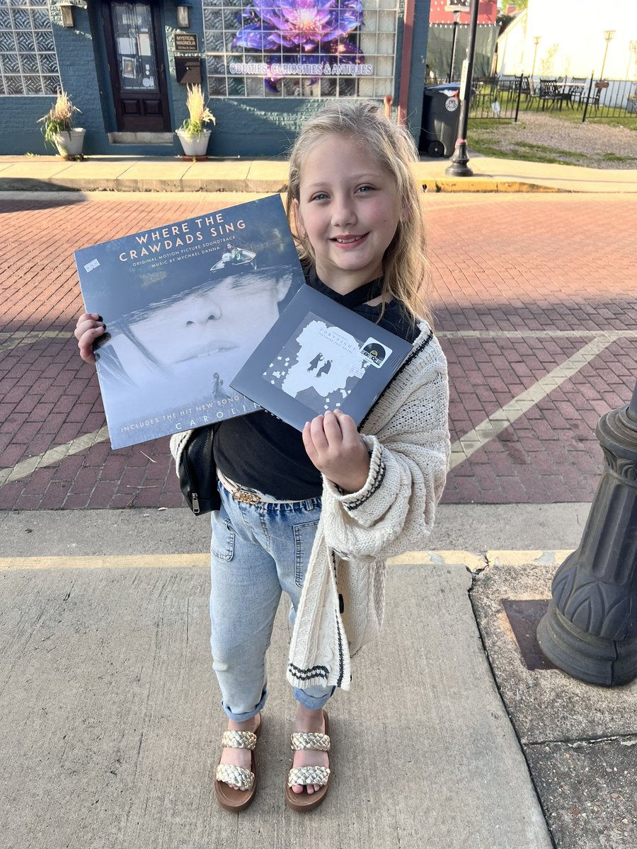 MiniSwiftieEve's tweet photo. @taylornation13 @PostMalone @blond_ish All of this to say, I hope you're okay, but @taylornation13 is the reason we we traveled 1.5 hours away to secure Fortnite ft @PostMalone &amp; @blond_ish  #RSD25 https://t.co/siSNHvsFYi