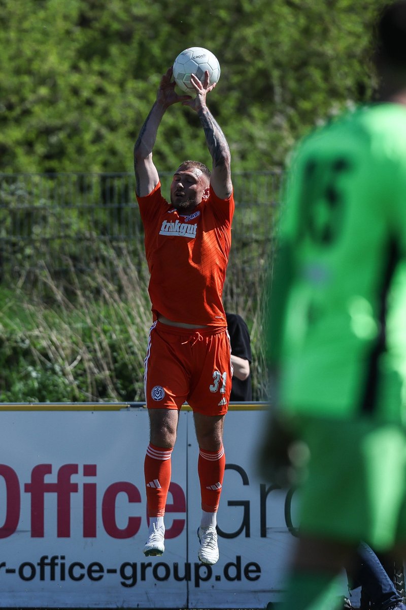 MSVDuisburgENG's tweet photo. Safe hands 👐
#FCDMSV | #RLWest #Duisburg https://t.co/AWbHZwX2Lx