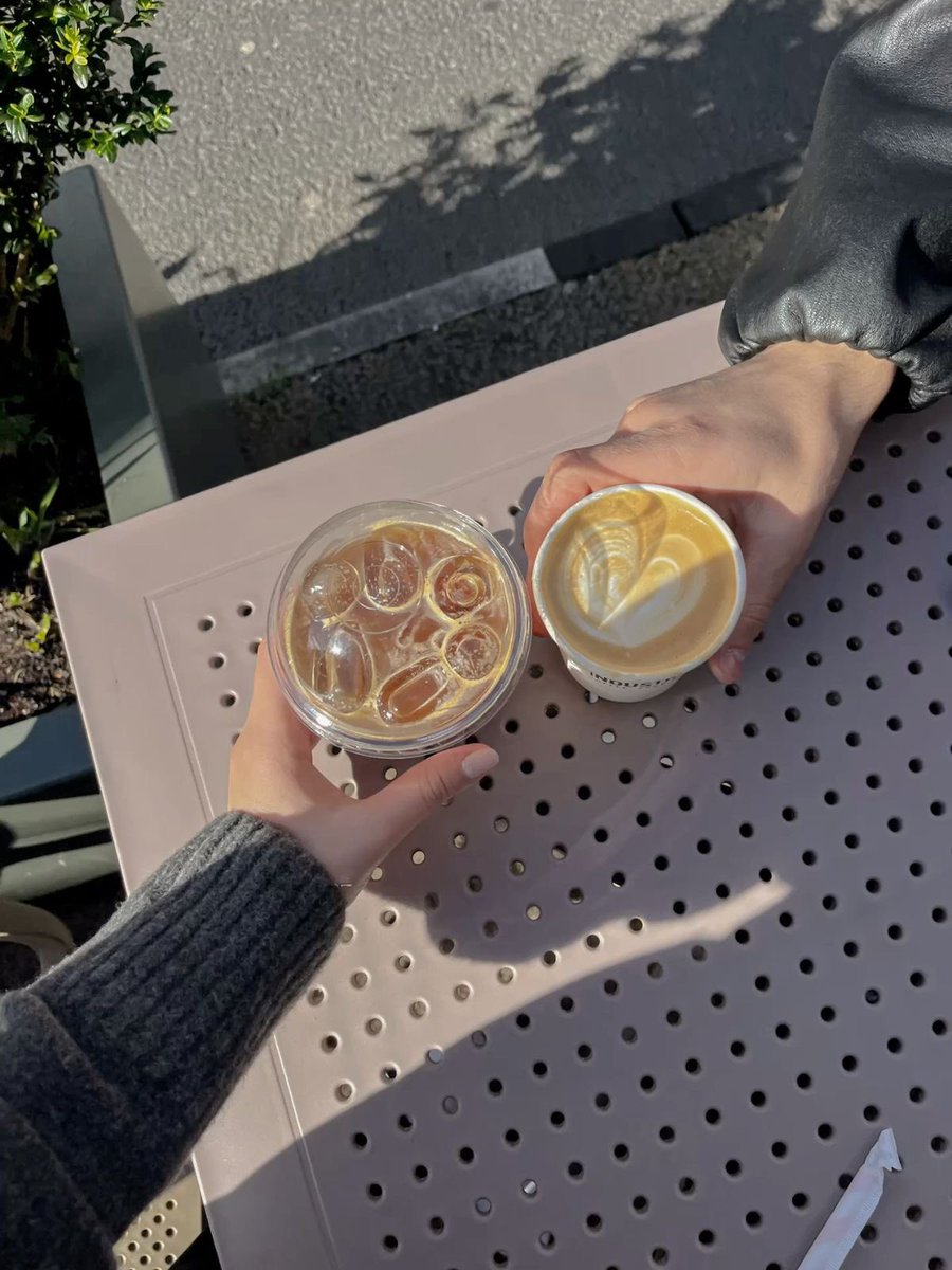 SSAJenJareau's tweet photo. Emergency coffee run for my baby sister https://t.co/wWmzGldMFx