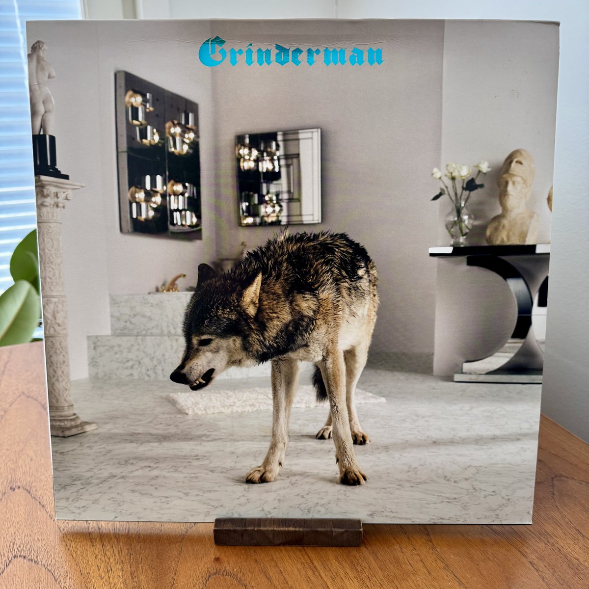 jussiertio's tweet photo. 🎶"You know they call my girl the Worm Tamer / She cracks lightning like a viper’s tongue"🎵
Grinderman – Grinderman 2
(2010 Europe)
#Grinderman @nickcave
#nowspinning #vinylrecords #vinylcommunity https://t.co/xy7QHzouzr