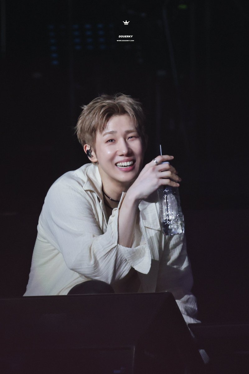 douerky's tweet photo. 250412 인피니트 앙콘 

❤️❤️

#성규 #김성규 https://t.co/qZsxDG8pQx