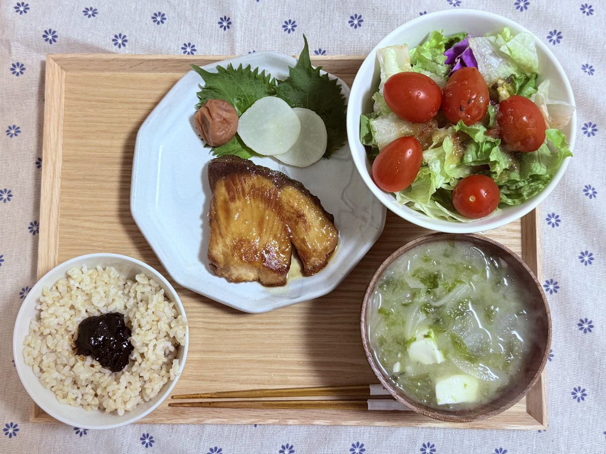 _e_ee14's tweet photo. ぶりの照り焼き夜ご飯定食 https://t.co/TDhlNjzY5T