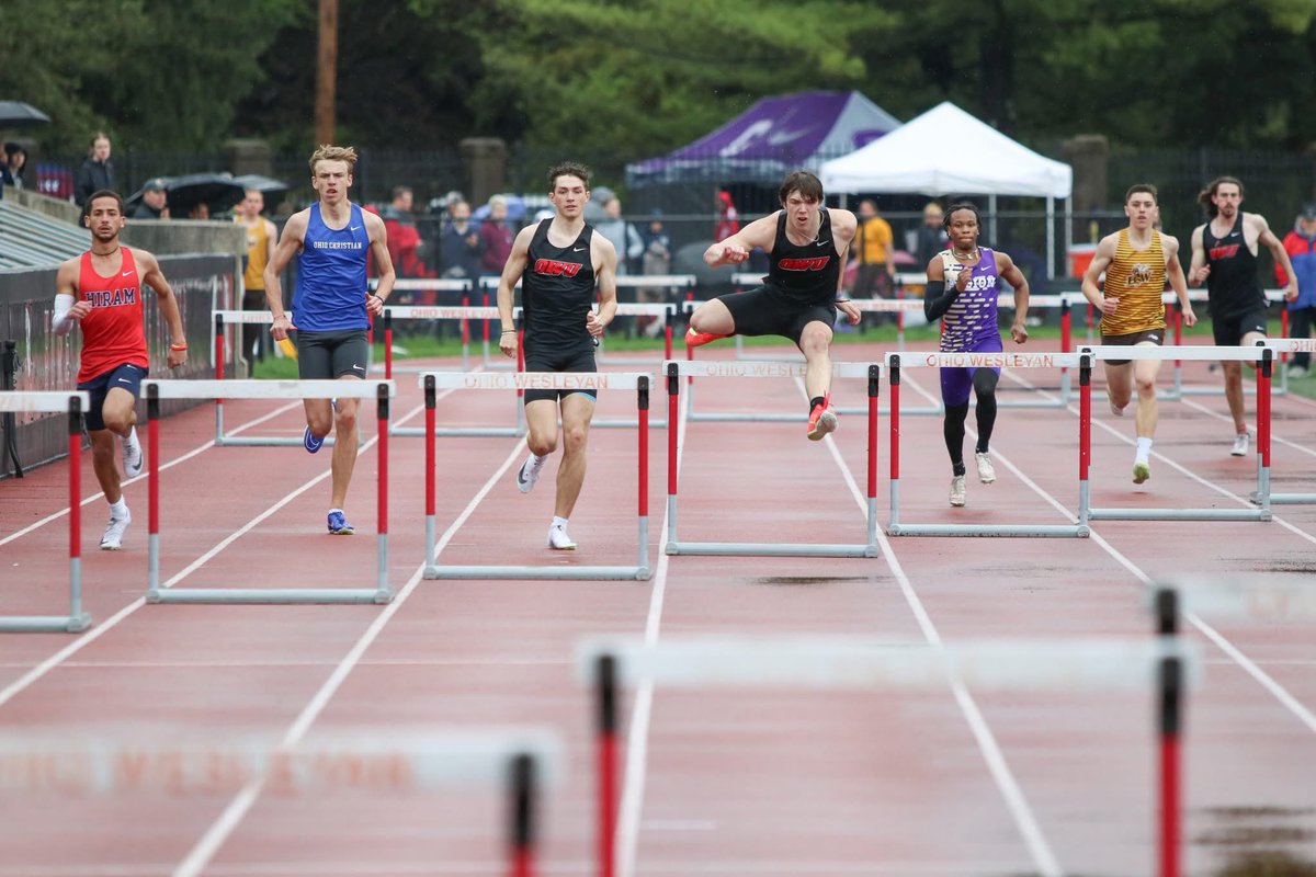 MichaelRHess's tweet photo. Last weekend at the Marv Frye Invitational: 400m Hurdle PR of 56.81 - 1st in heat, 2nd overall https://t.co/XyKwxaWiqK