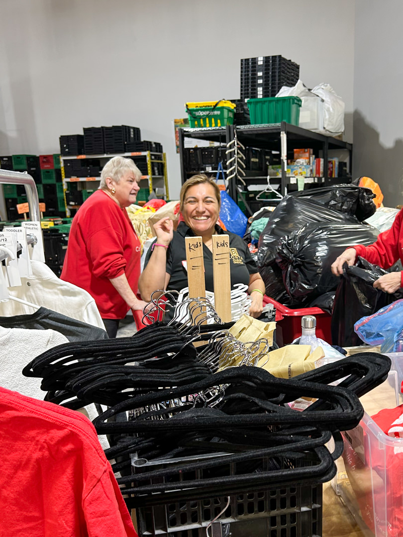 Several members of Zonta Oakville spent a morning last week lending a helping hand at The Compassion Society of Halton.  They helped pack groceries and sort clothes.

@haltoncompassionsociety
#oakvillecommunity
#zontainaction