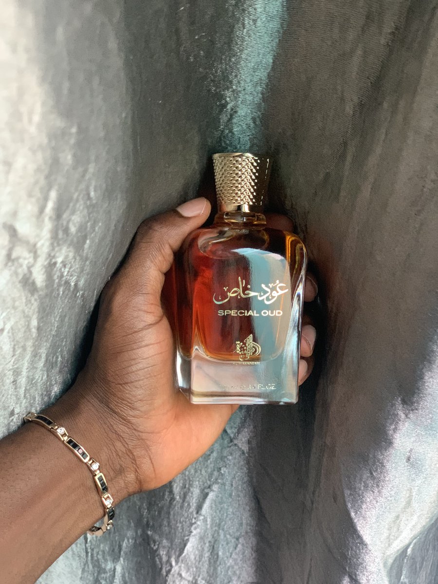 subpharmacist's tweet photo. If you’re on a budget but still wants to smell great, this is the answer 🔥 https://t.co/9HXEaBfXfi
