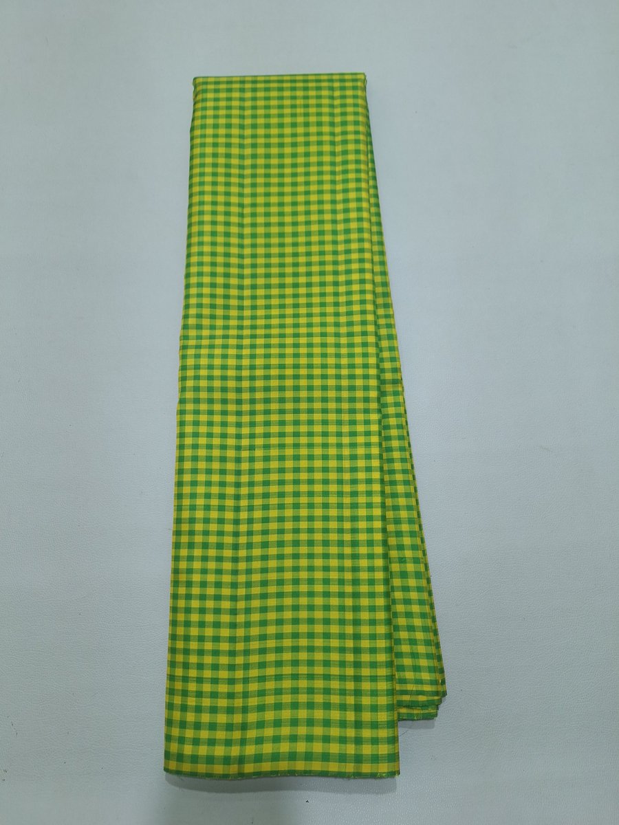 GO2Peak's tweet image. Namaskaram 

Beautiful podi checks (small checks) stunning #Arani silk saree. For regular wear / office wear / day long wear / temple wear / party wear. Bright energetic cool colour combination in green and yellow

#No_Zari #puresilk #handloom saree. Certified by @silkmarkindia