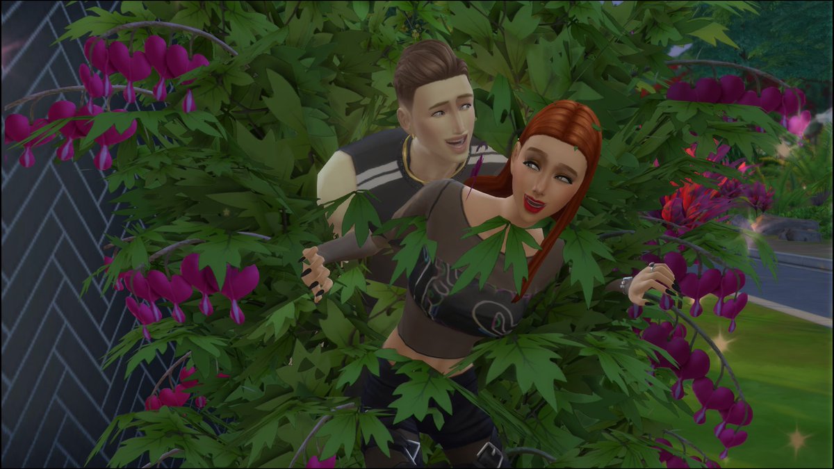 bartley_sims4's tweet photo. 明日からお仕事を頑張る予定のモーリス！
今日は自宅に母親のエレナが来たので、一緒に過ごしました～
すっかりお母さんよりも逞しくなっちゃって^^
#医者 になったはいいけども昇進課題が #赤ちゃんを取り上げる なんですよね…
タイミング良く #妊娠 してるシムが来てくれるかな？
#Sims4 #シムズ4 https://t.co/AD6AqO6jiE