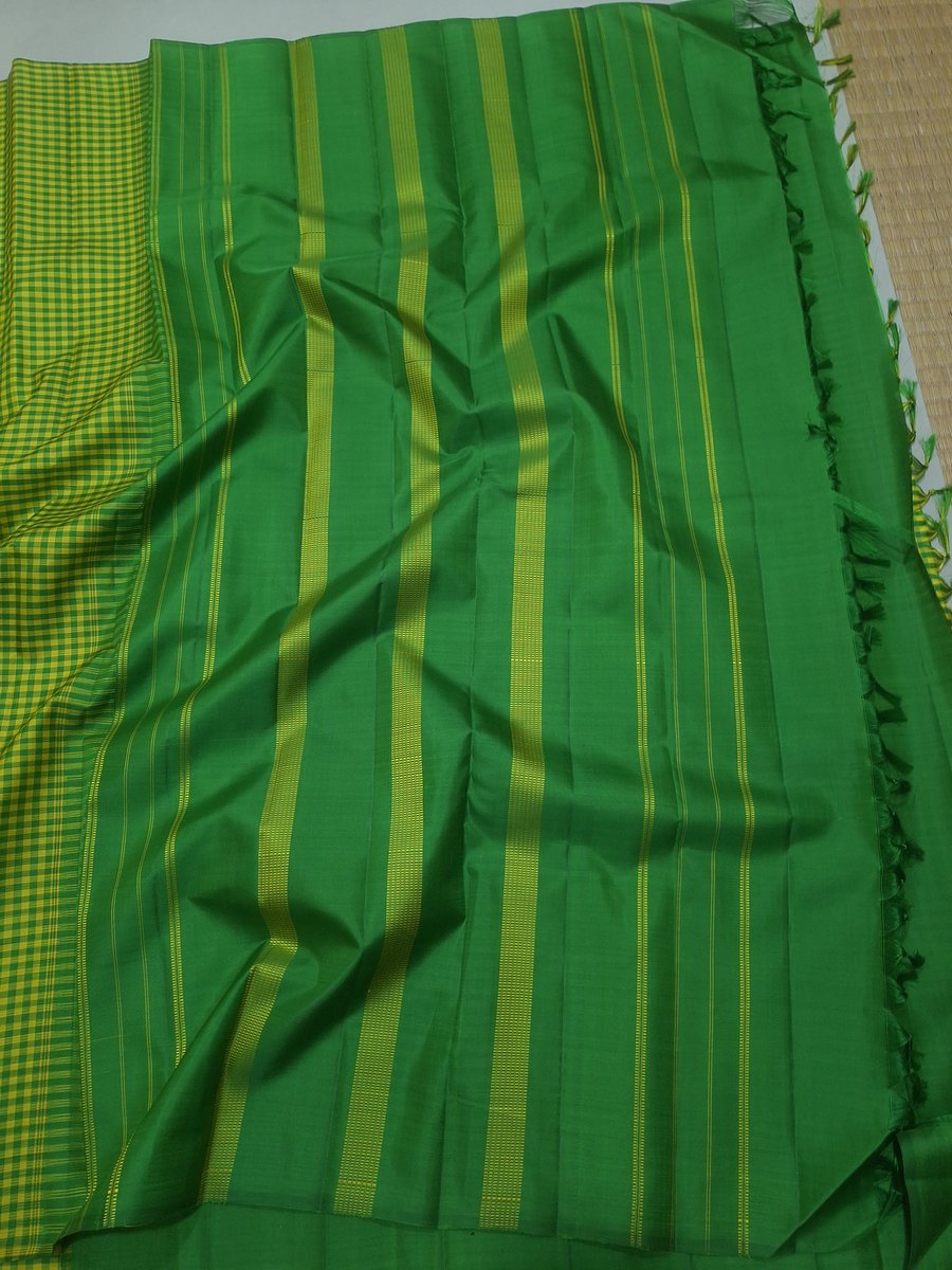 GO2Peak's tweet image. Namaskaram 

Beautiful podi checks (small checks) stunning #Arani silk saree. For regular wear / office wear / day long wear / temple wear / party wear. Bright energetic cool colour combination in green and yellow

#No_Zari #puresilk #handloom saree. Certified by @silkmarkindia
