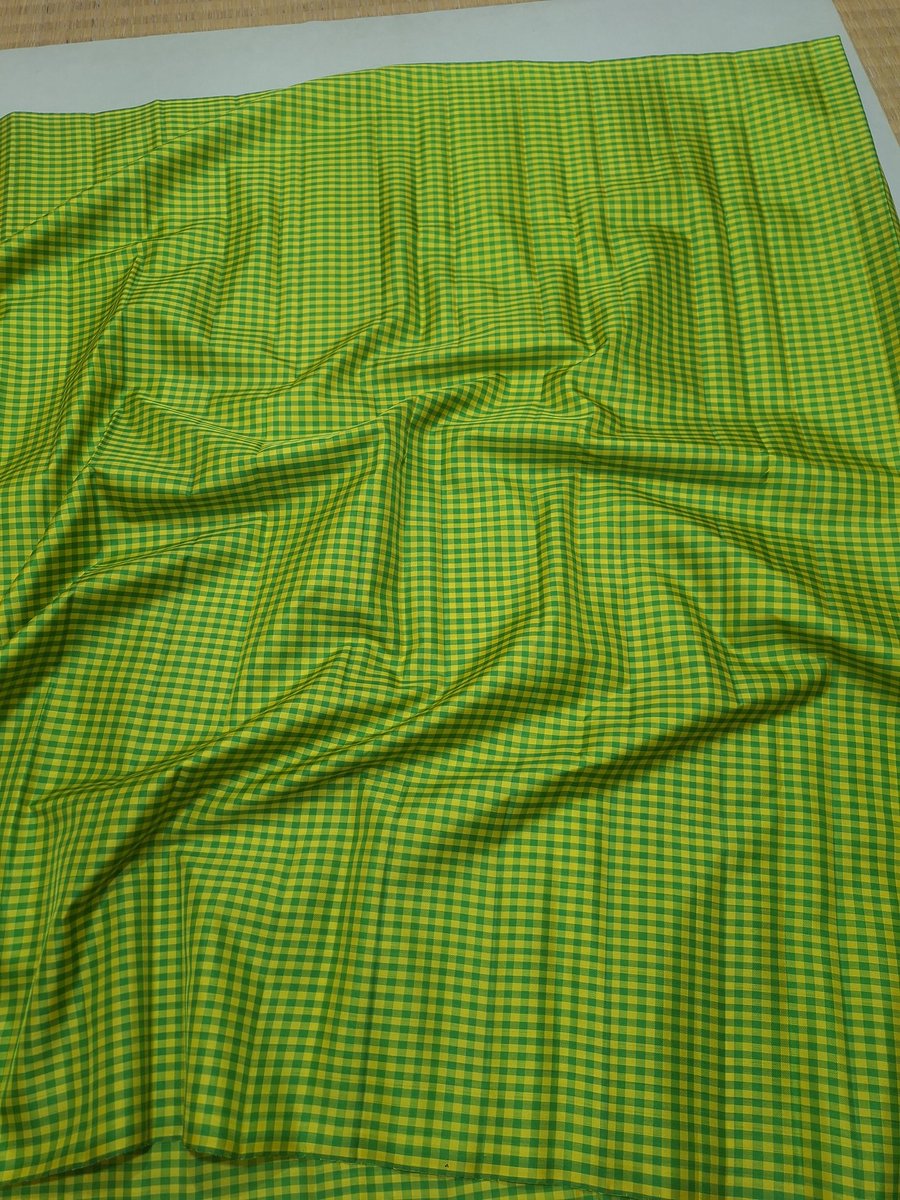 GO2Peak's tweet image. Namaskaram 

Beautiful podi checks (small checks) stunning #Arani silk saree. For regular wear / office wear / day long wear / temple wear / party wear. Bright energetic cool colour combination in green and yellow

#No_Zari #puresilk #handloom saree. Certified by @silkmarkindia