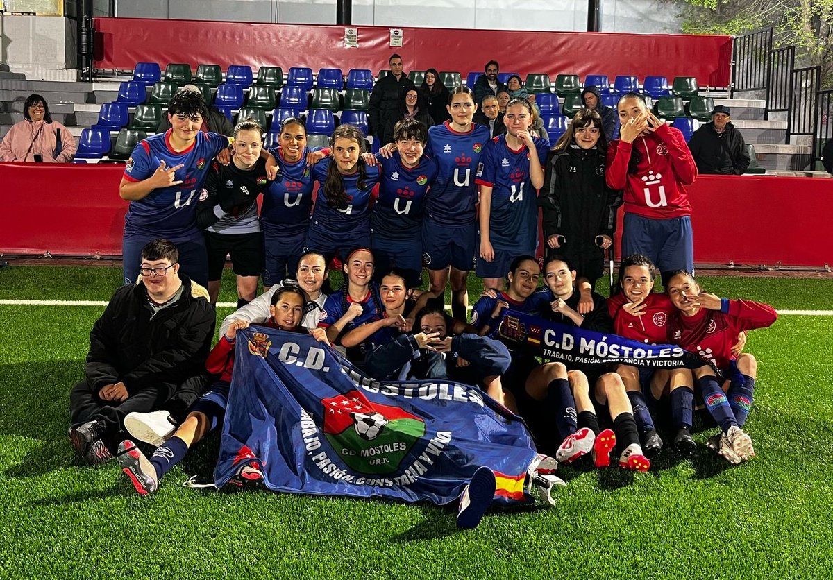 CanteraMostoles's tweet photo. 𝐅𝐄𝐌𝐄𝐍𝐈𝐍𝐎 🔵
🏆PRIMERA | Gr.4
➡️ J23
✅ Ciudad de Cubas  🆚 JUVENIL B | 0-1
⚽️ Luna https://t.co/oYrZuRtuBo