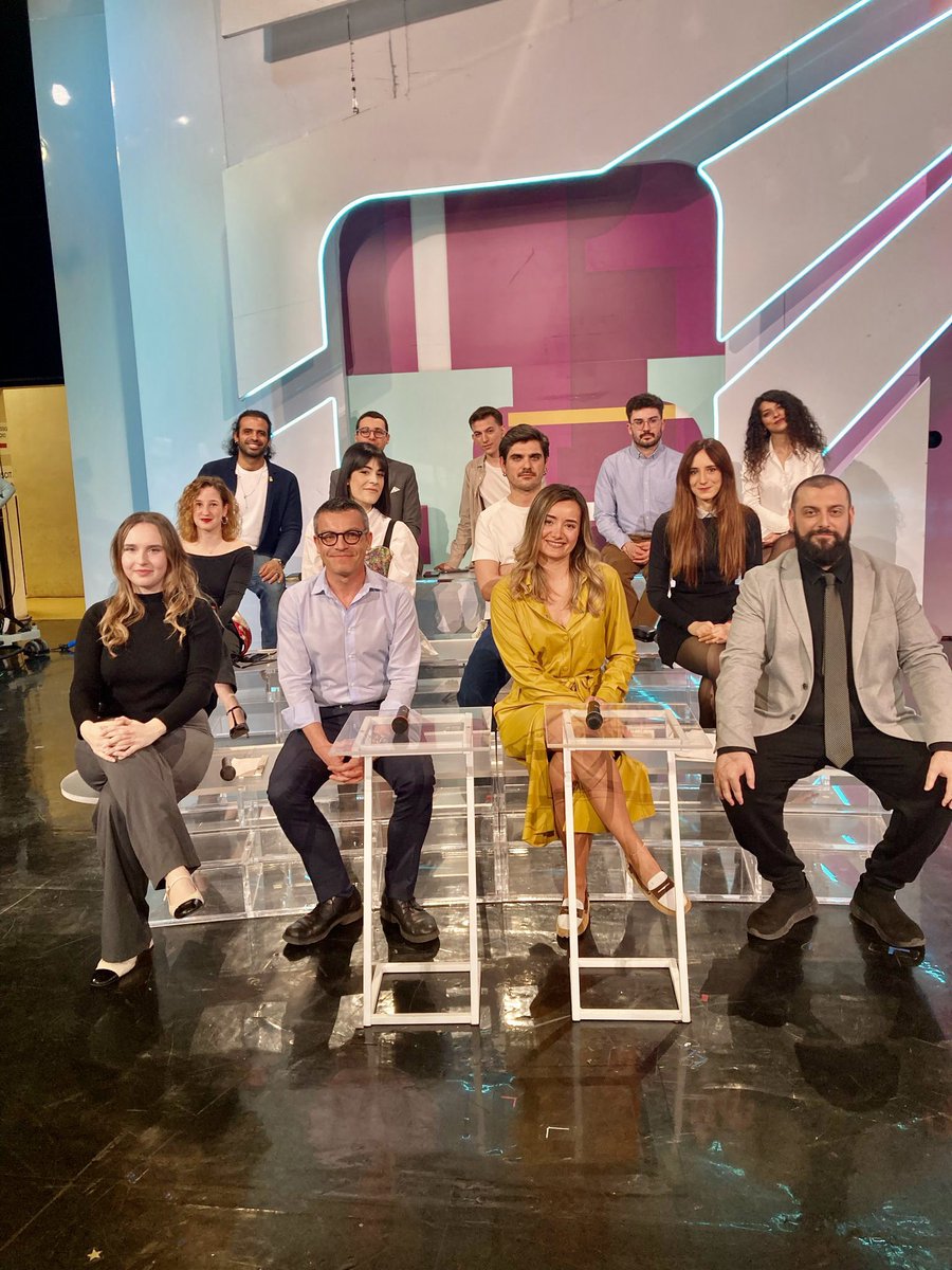 12/4, 27^ puntata di <a href="/TvTalk_Rai/">Tv Talk</a>!

In studio con me <a href="/kindermaxxi/">Stefano Monti</a> <a href="/SofiaPatrini/">Sofia Patrini</a> <a href="/GiadGiorgi/">Giada Giorgi</a> <a href="/algertmyrtja/">algert_myrtja</a> <a href="/CivitaDamiana/">Damiana Civita</a> <a href="/tudifrudi/">Alice Valeria Oliveri</a> <a href="/Bea_gingerrr/">Beatrice Rossi</a> <a href="/Antimo_Mallardo/">Antimo Mallardo</a> <a href="/disattentoo/">Edo🐉🟥🦧🪐🪩🧩</a> <a href="/sergiomarcoc/">sergiomarcoc</a> oltre a Antonio e Natalia!

#TITOLIDICODA #ANALISTI
#TvTalk torna il 26/4!
Buona Pasqua! ❤️