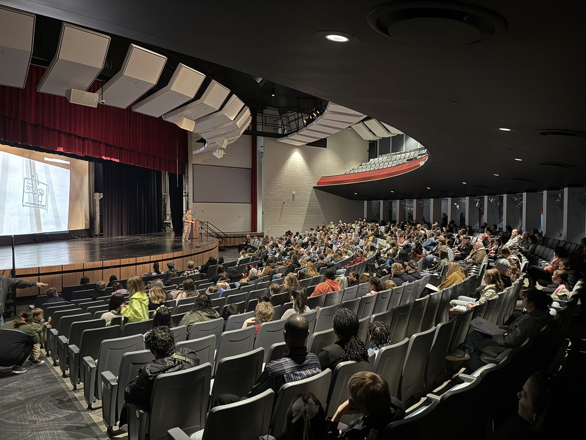 Amazing turnout for Young Authors this morning in <a href="/FWCommSchools/">FWCS</a>!
