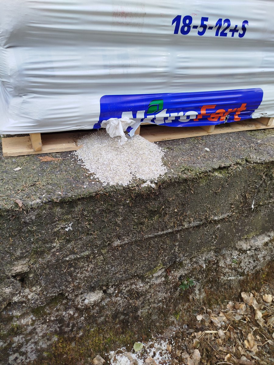 Great delivery driver here today...good job it's good cheap stuff 🙄🙄