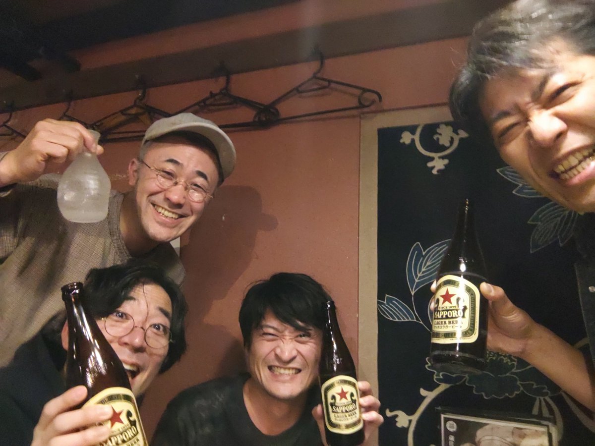 sugasugata's tweet photo. #中武憶人出演
#劇団メンソウル
#BUTAND
観劇
#崖っぷちウォリアーズ
すがおゆうじと
メンソウル小道具担当の岡本と😆
良き舞台観劇の後の🍶格別
皆、頑張ってるなぁ
赤星🍺 https://t.co/SsmATHnwVv
